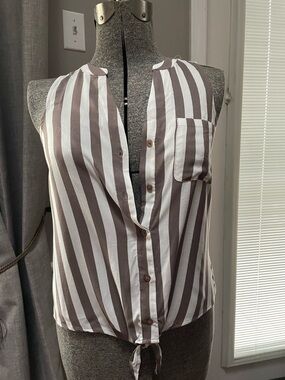 NWT Love, Fire Sleeveless Striped Tie-Hem Blouse - White & Taupe